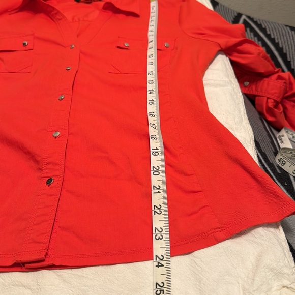 Zac & Rachel Medium red women’s top - Picture 6 of 7